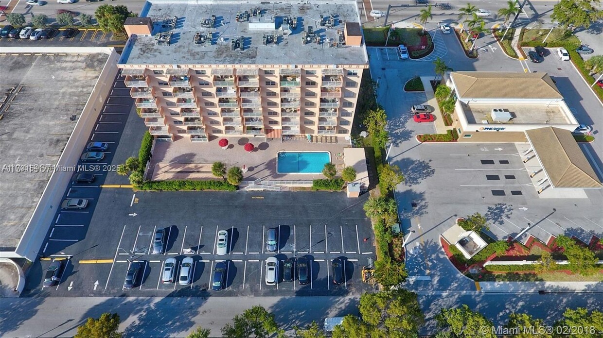Foto principal - 2200 E Hallandale Beach Blvd