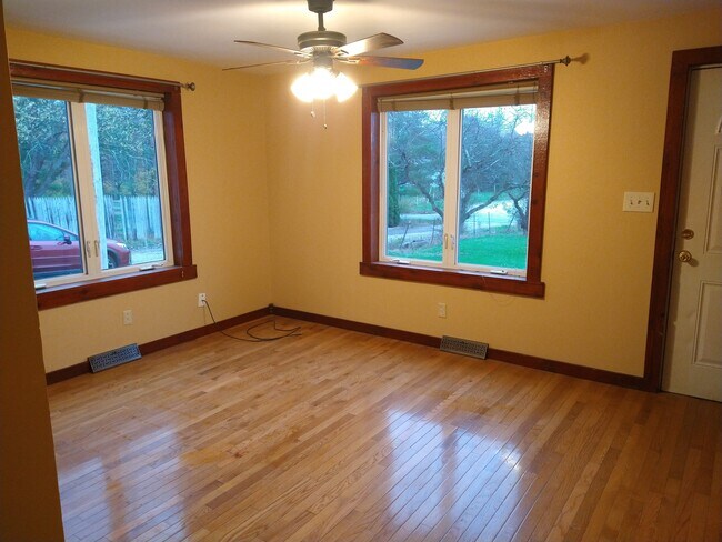 Foto del edificio - 4633 Sandy Lake Rd