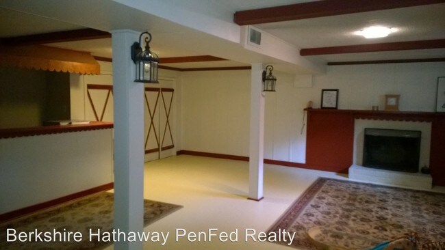 Foto del edificio - 814 N Pinetta Dr