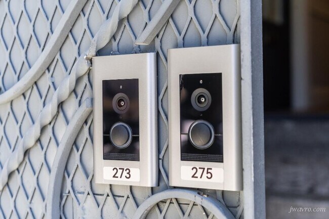 Foto del edificio - 273 Dolores St