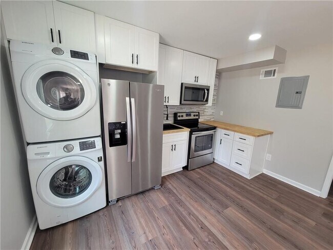 Foto del edificio - 655 Alcovy Woods Dr