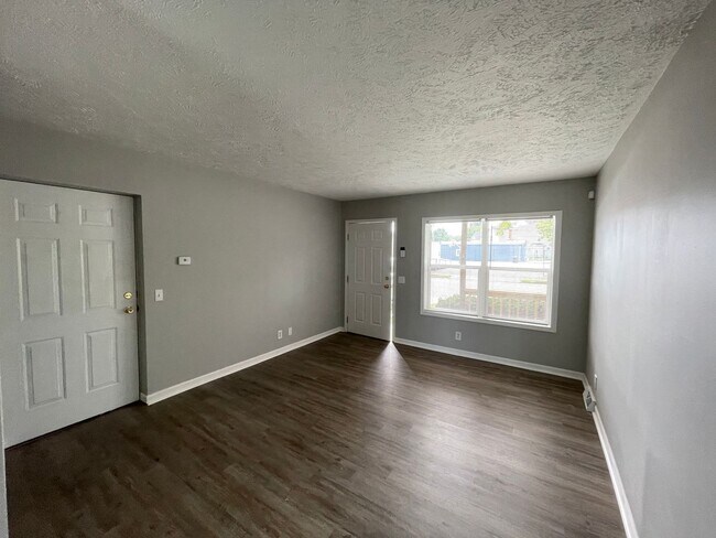 Foto del edificio - For Rent - Four-Bedroom Two-Bathroom Home ...