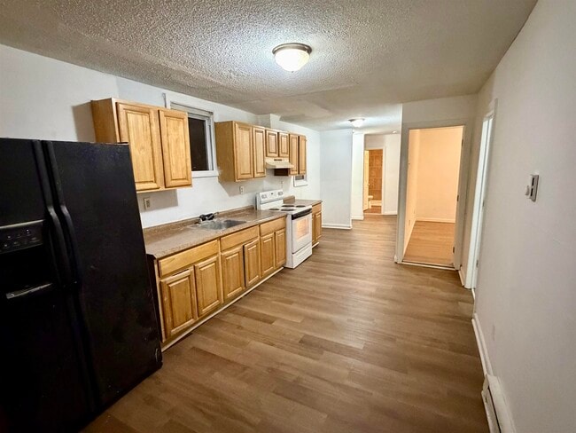 Building Photo - 37 N Massachusetts Ave