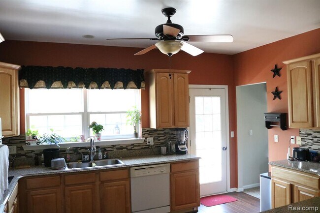 Foto del edificio - 699 W Bluff Ct