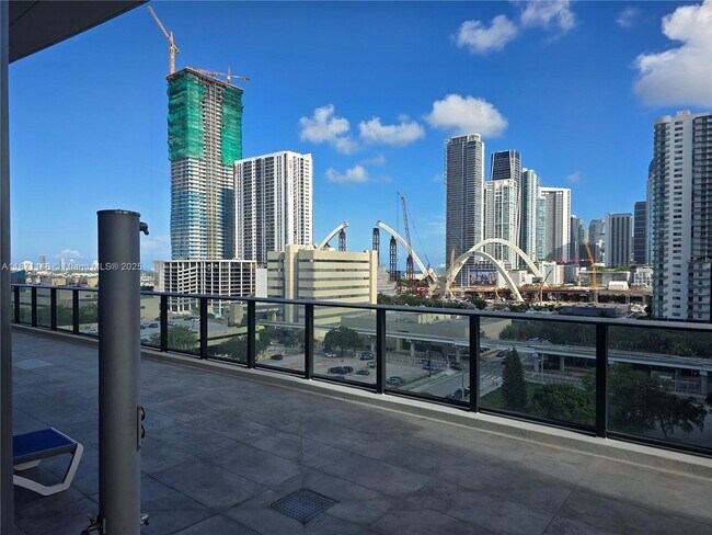 Foto del edificio - 1600 NE 1st Ave
