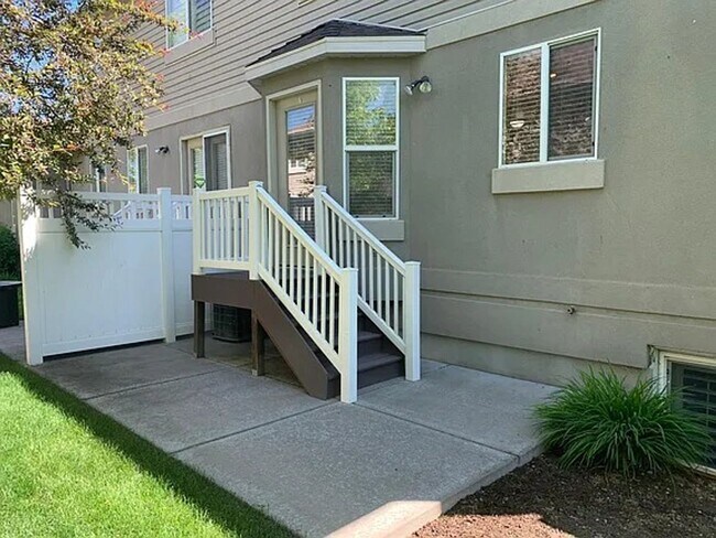 Foto del edificio - 734 S Clearwater Falls Dr