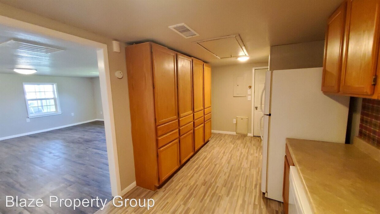 Foto principal - 1200 E St Francis Ave