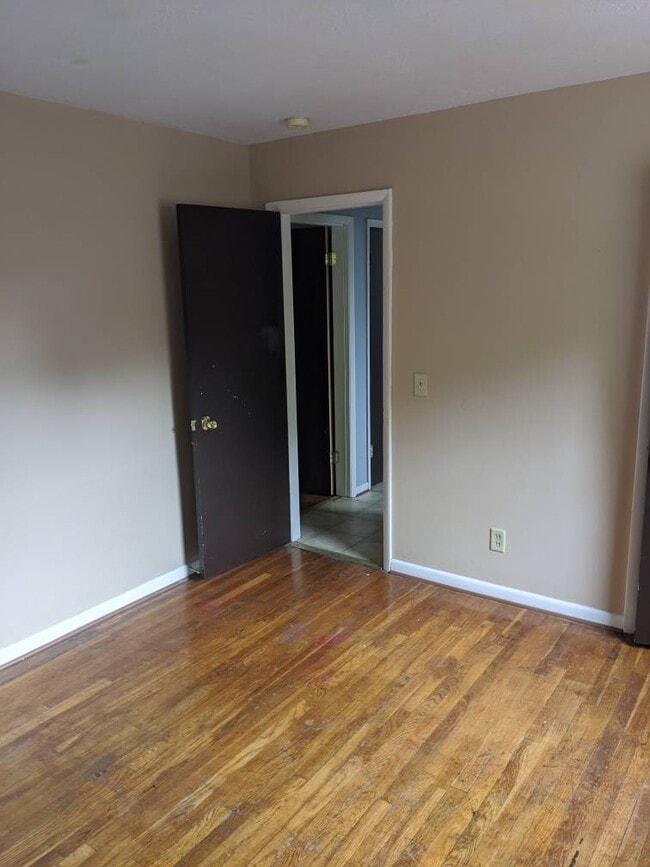 Foto del edificio - 1011 Winfield Ave