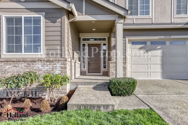 Foto del edificio - Beautiful 4-bedroom, 3-bathroom residence in desirable Hillsboro, OR.
