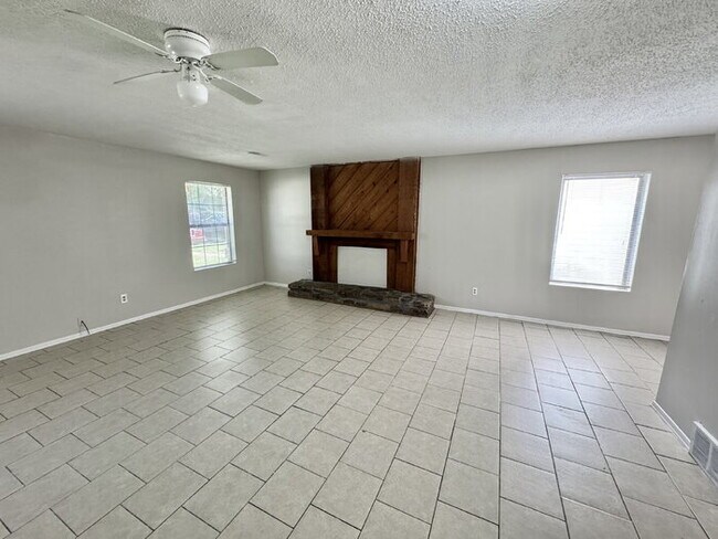 Building Photo - 4579 Buffer Dr