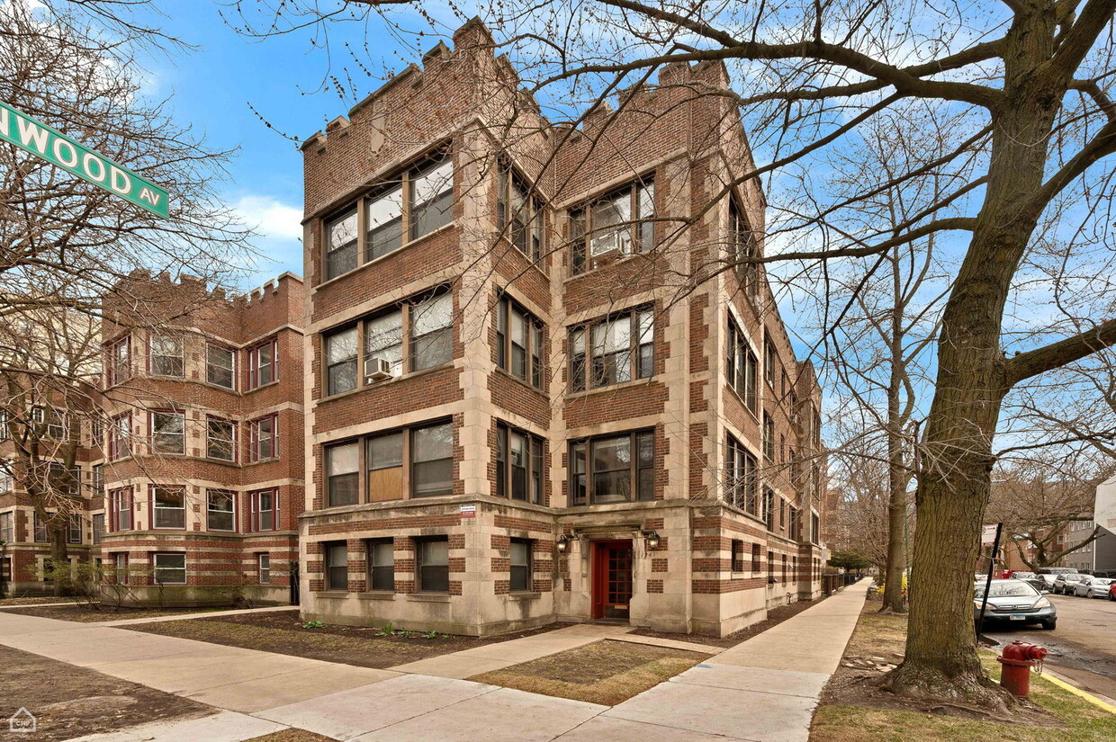 Primary Photo - 1347 E Hyde Park Blvd