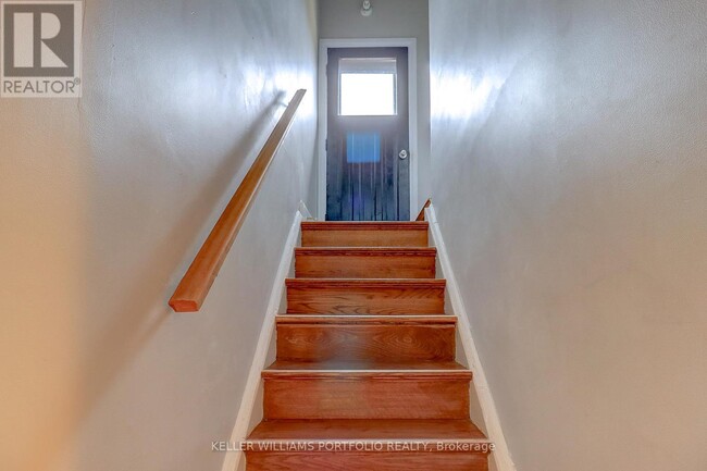 Building Photo - 962 Willowdale Ave