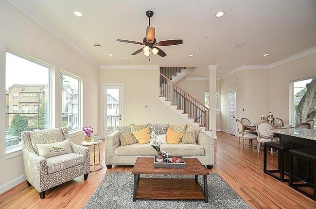 Foto del edificio - 1548 W 23rd St