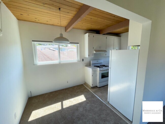 Foto del edificio - QUIET Charm. Upper1BR In Duplex. New featu...
