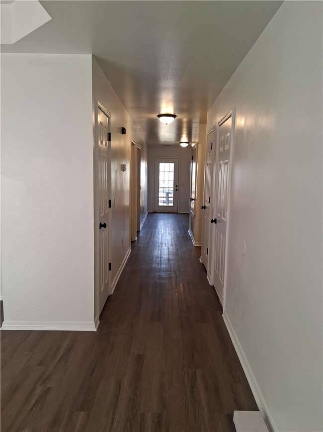 Building Photo - 1403 Camellia Dr