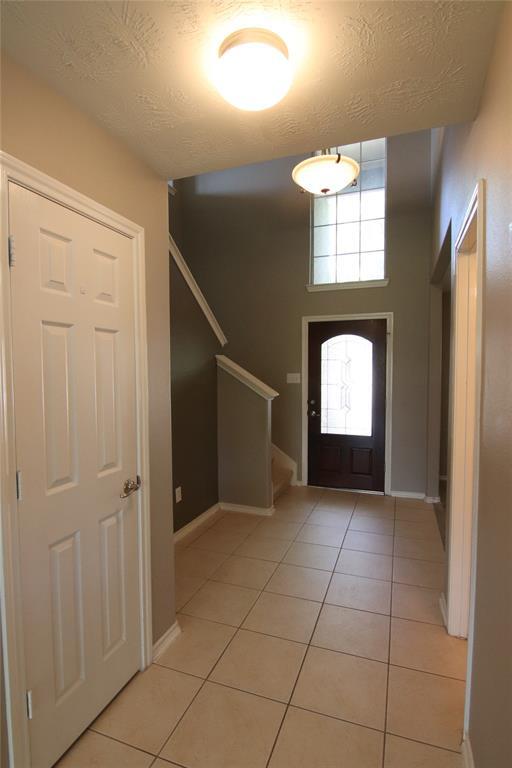 Foto del edificio - 15103 Petal Rose Ct