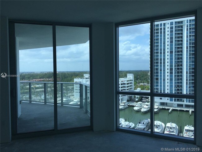 Foto del edificio - 17111 Biscayne Blvd