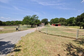 Building Photo - 6212 Granbury Hwy