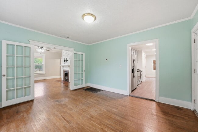 Building Photo - 303 Blount St