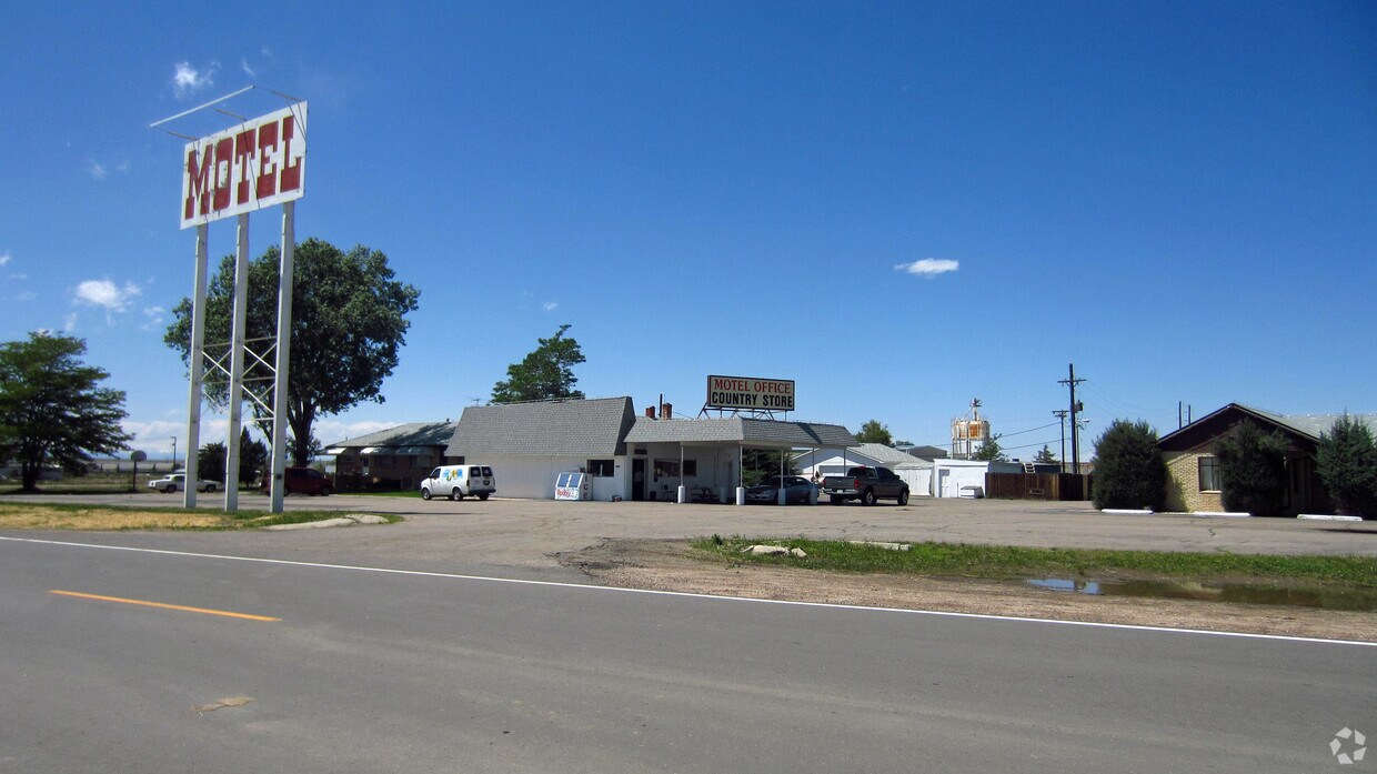 Foto principal - 32681 E Colfax Ave