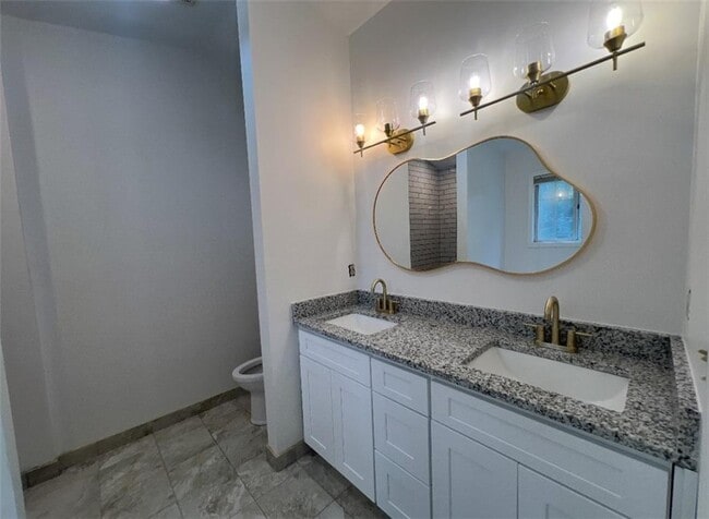 Building Photo - 1260 Della Way