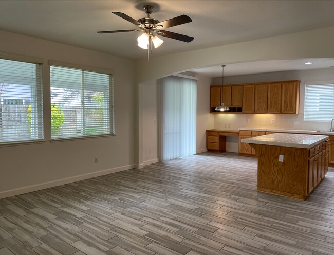 living room - 10301 Nations Cir