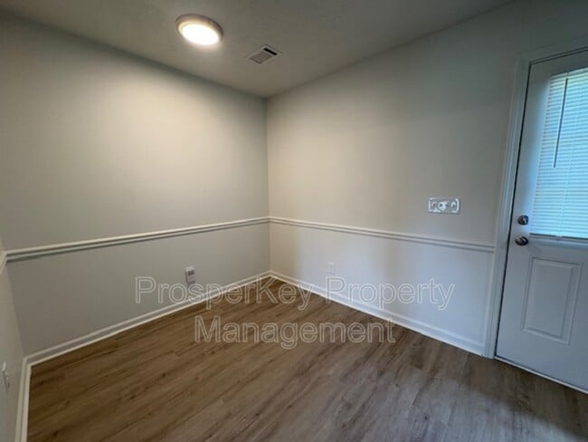 Foto del edificio - 2303 Nail Ct