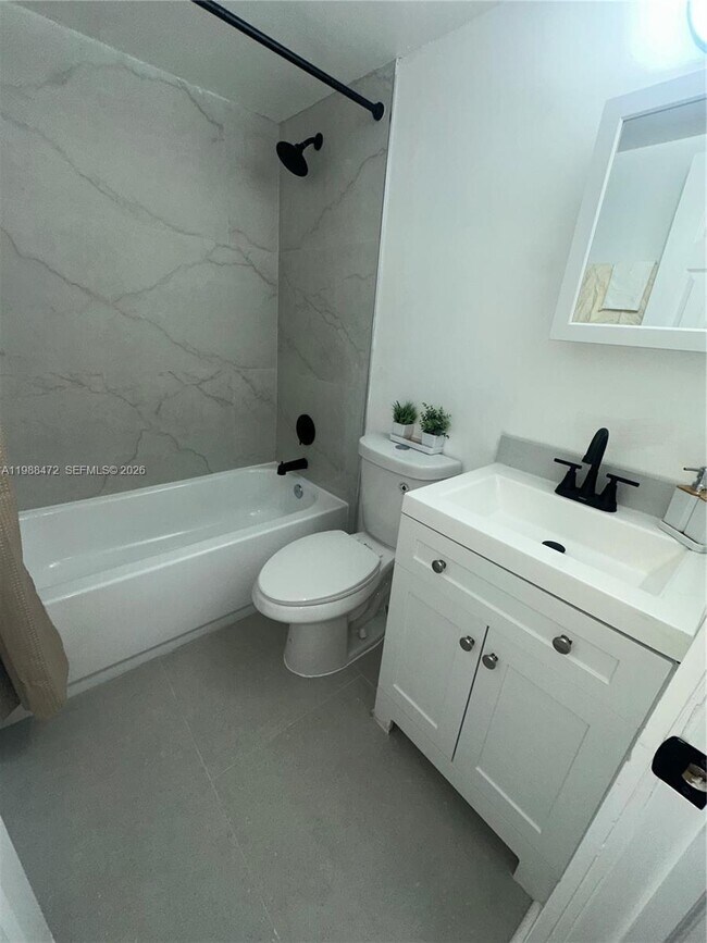 Building Photo - 500 NW 24th Ave