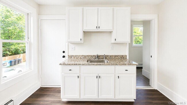 Foto del edificio - 50 Parker Ave