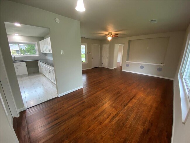 Foto del edificio - 6502 Belcrest St