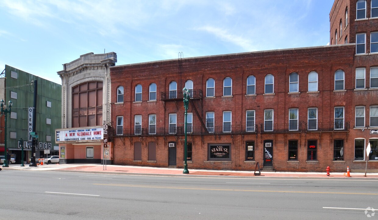 Foto del edificio - The Wedgeway Apartments