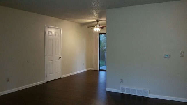 Foto del edificio - Centaur Village 3 Bedroom/2 Bath Newly Upd...