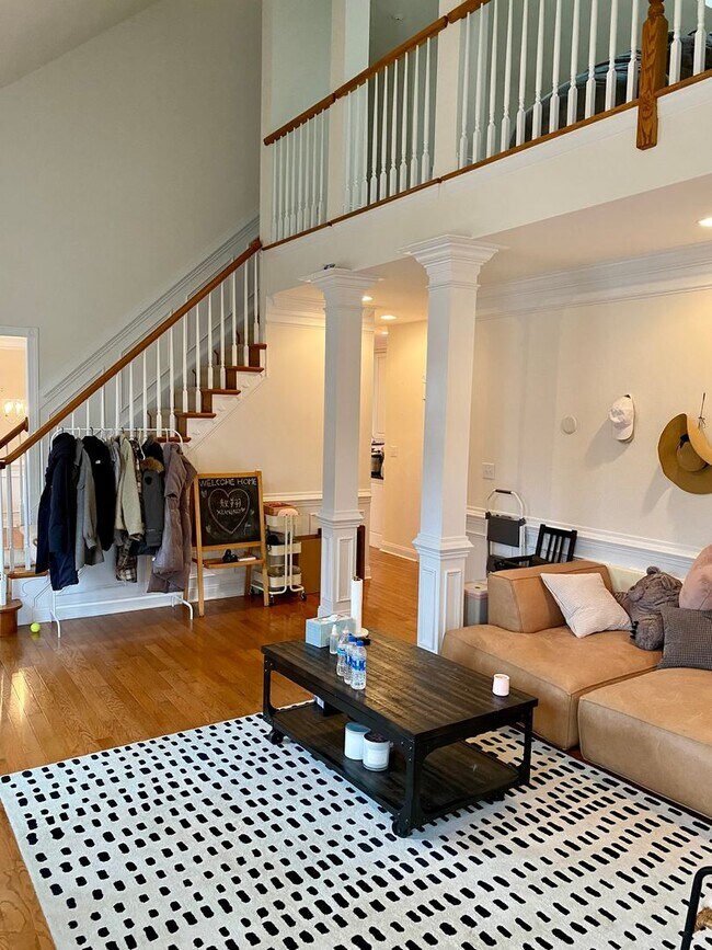 Building Photo - Marvelous 3-Bed/3.5-Bath Townhouse Located...