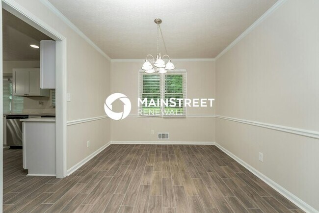 Foto del edificio - 4 Bedroom Pet-Friendly Home in STONE MOUNTAIN, GA with Main Street Renewal