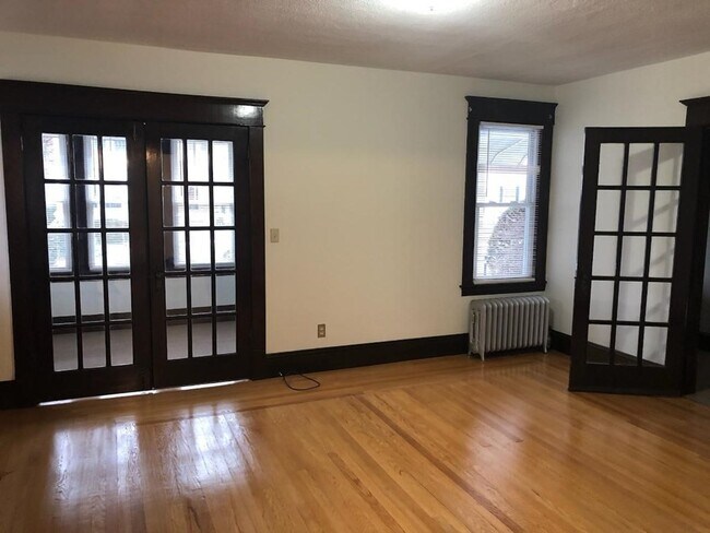Foto del edificio - 45-47 Elmwood Ave