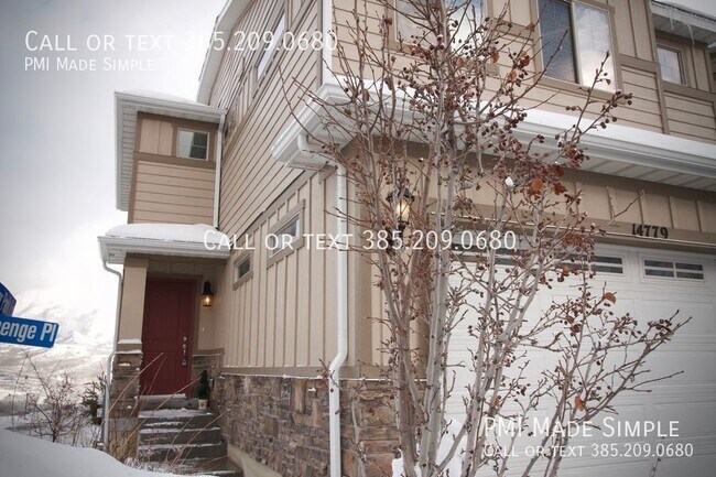 Building Photo - Roomy Beautiful Townhome | $250 Move-in Sp...