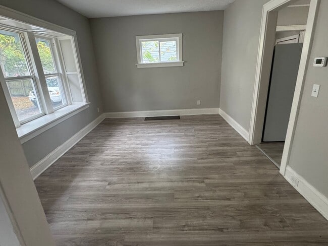 Foto del edificio - Single Family Home 4 Bedroom and 1 Bath