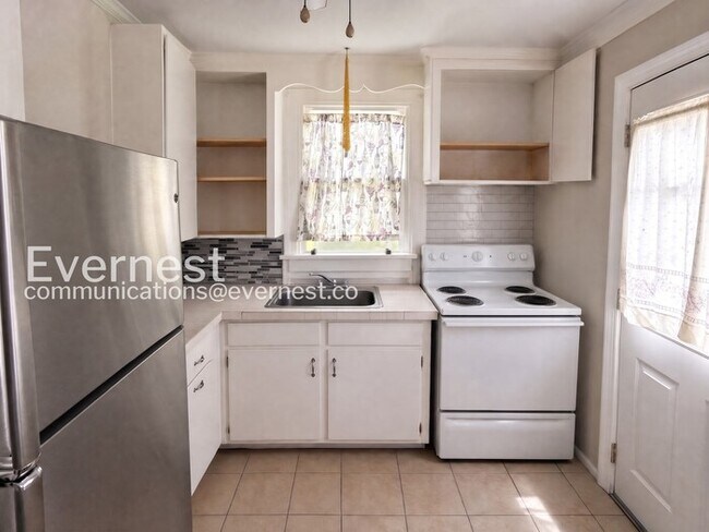 Foto del edificio - 4423 Eanes Ln