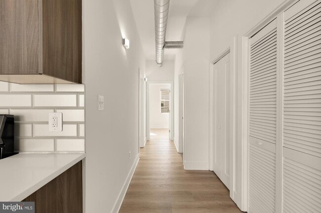 Building Photo - 1605 F St NE