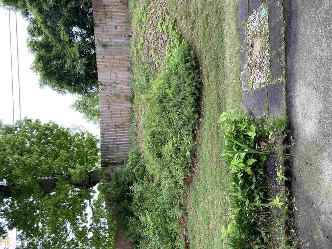 Foto del edificio - 253 Triple Oaks Dr