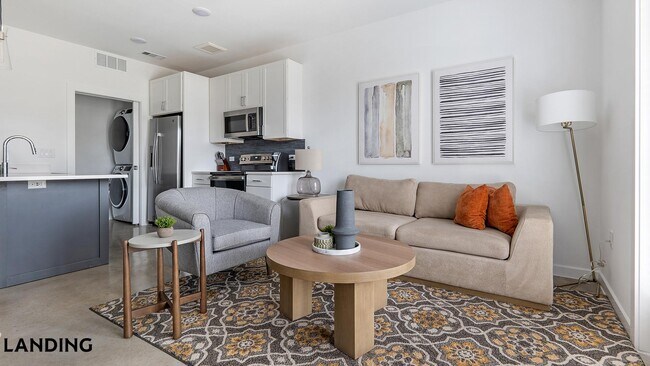 Foto del edificio - 5511 Caprock Smt Dr