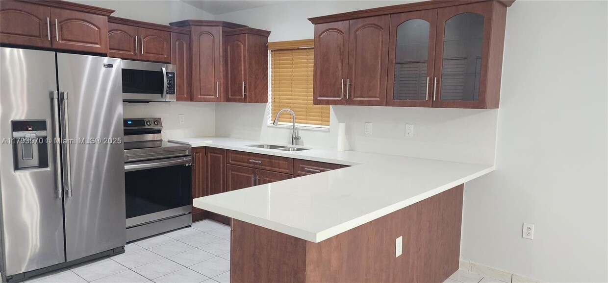 Primary Photo - 2574 W 71st Pl