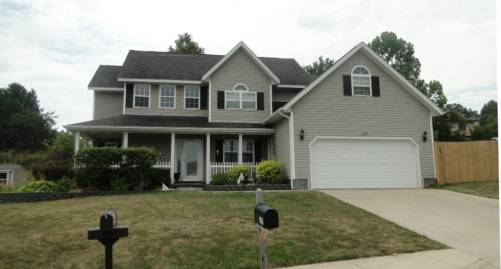 Near Fort Leonard Woods Main Gate House Rental in Saint Robert, MO