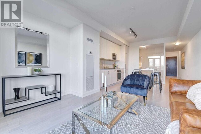 Photo du bâtiment - 330 Richmond St W