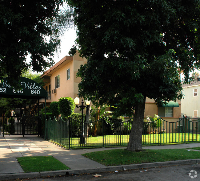 Building Photo - Vesta Villas