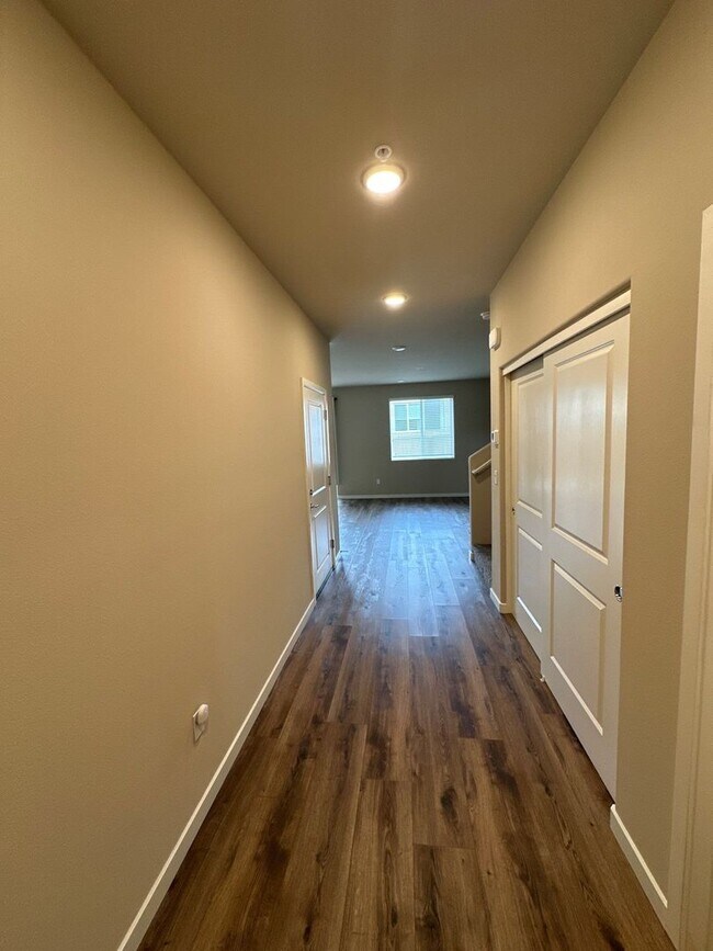 Foto del edificio - 4932 Cavestone Rd