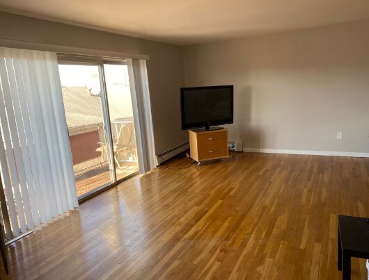 Foto principal - 364 Hoover Ave