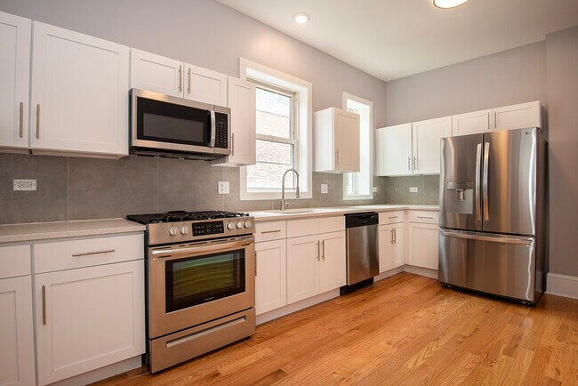 Cocina - 2235 N Kimball Ave