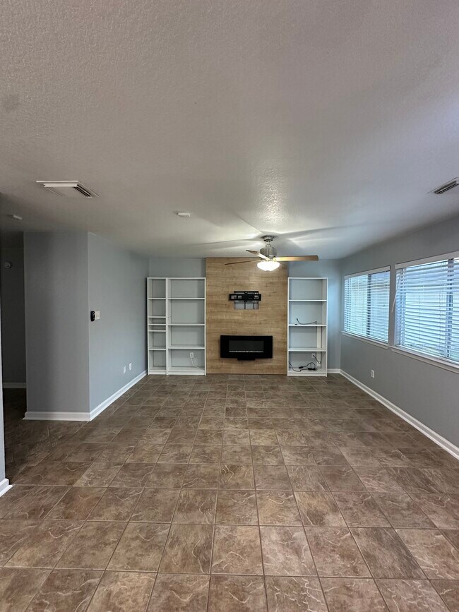 Foto del edificio - 6118 Elton Knolls St