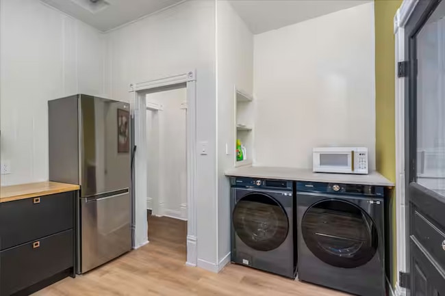 Building Photo - Spacious 3-Bedroom, 2-Bathroom Home for Rent in Sarnia